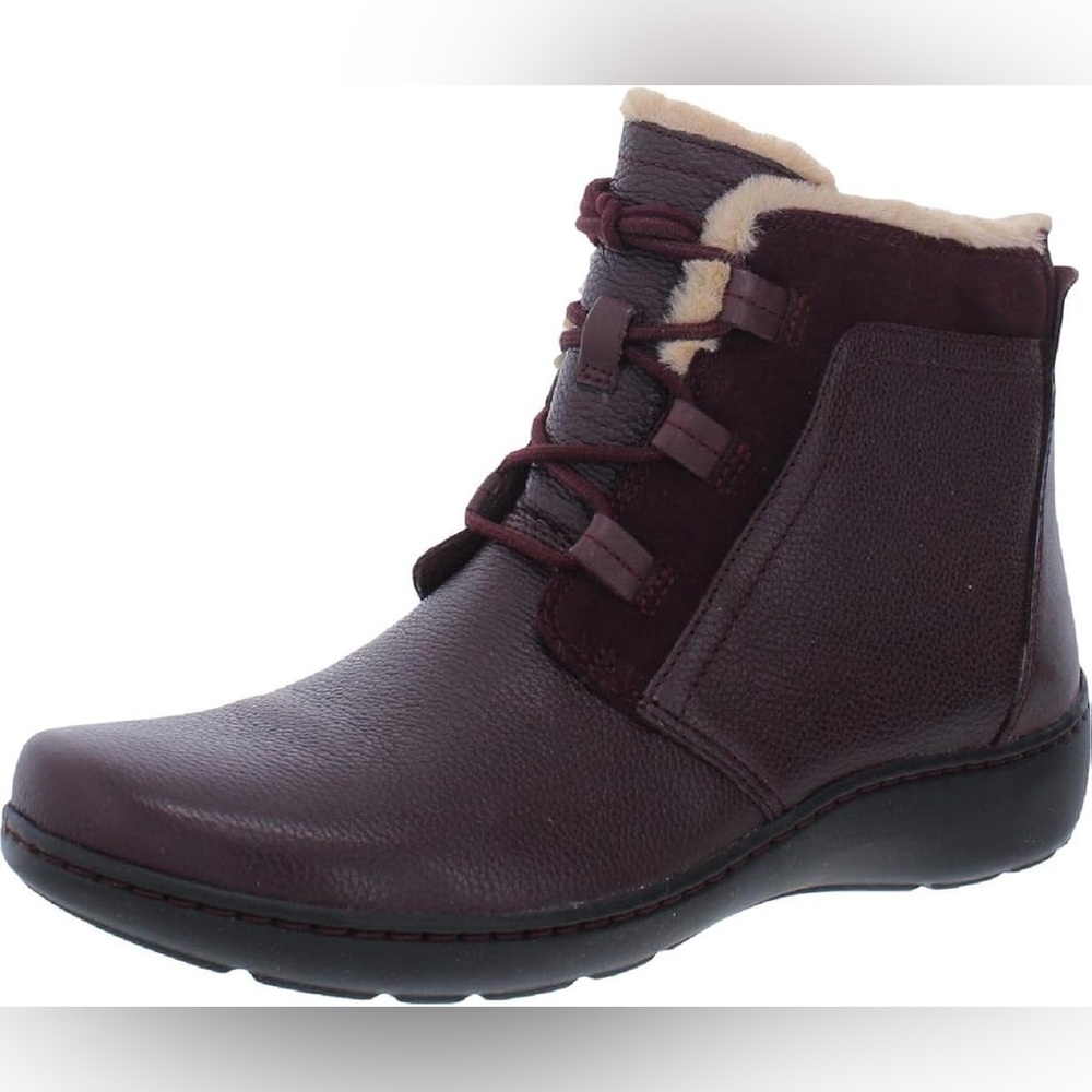 NEW!! Women’s Clarks Cora Chai Burgundy Leather Faux Fur Lined Ankle Boot Size 7